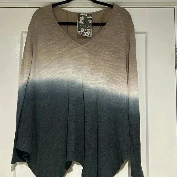 Young Fabulous and Broke Gabby Ombré oversized & Asymmetrical Long Sleeve Top M - Picture 2 of 4
